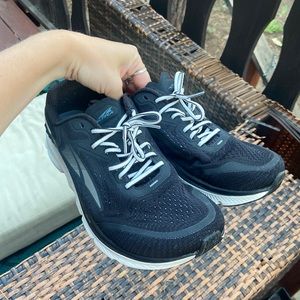 Altra Torin 5 size 9.5 Running Black Sneaker